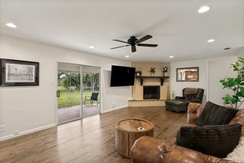3881 Menger Drive San Antonio TX 78259