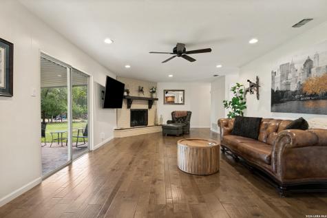 3881 Menger Drive San Antonio TX 78259