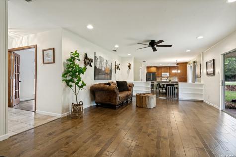 3881 Menger Drive San Antonio TX 78259