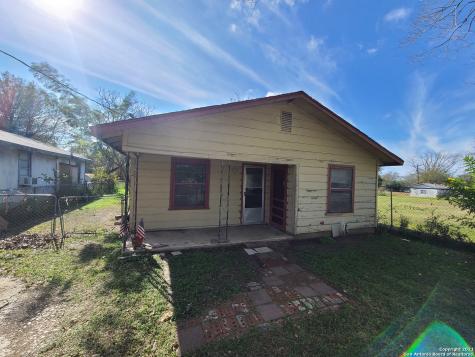 313 Nagel Street Seguin TX 78155