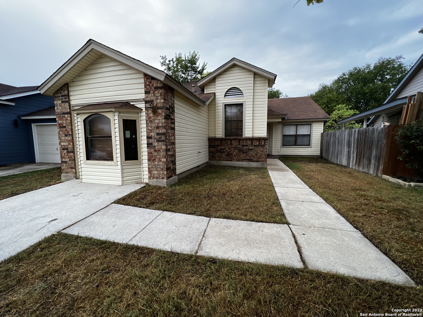 6333 Village Cliff San Antonio TX 78250