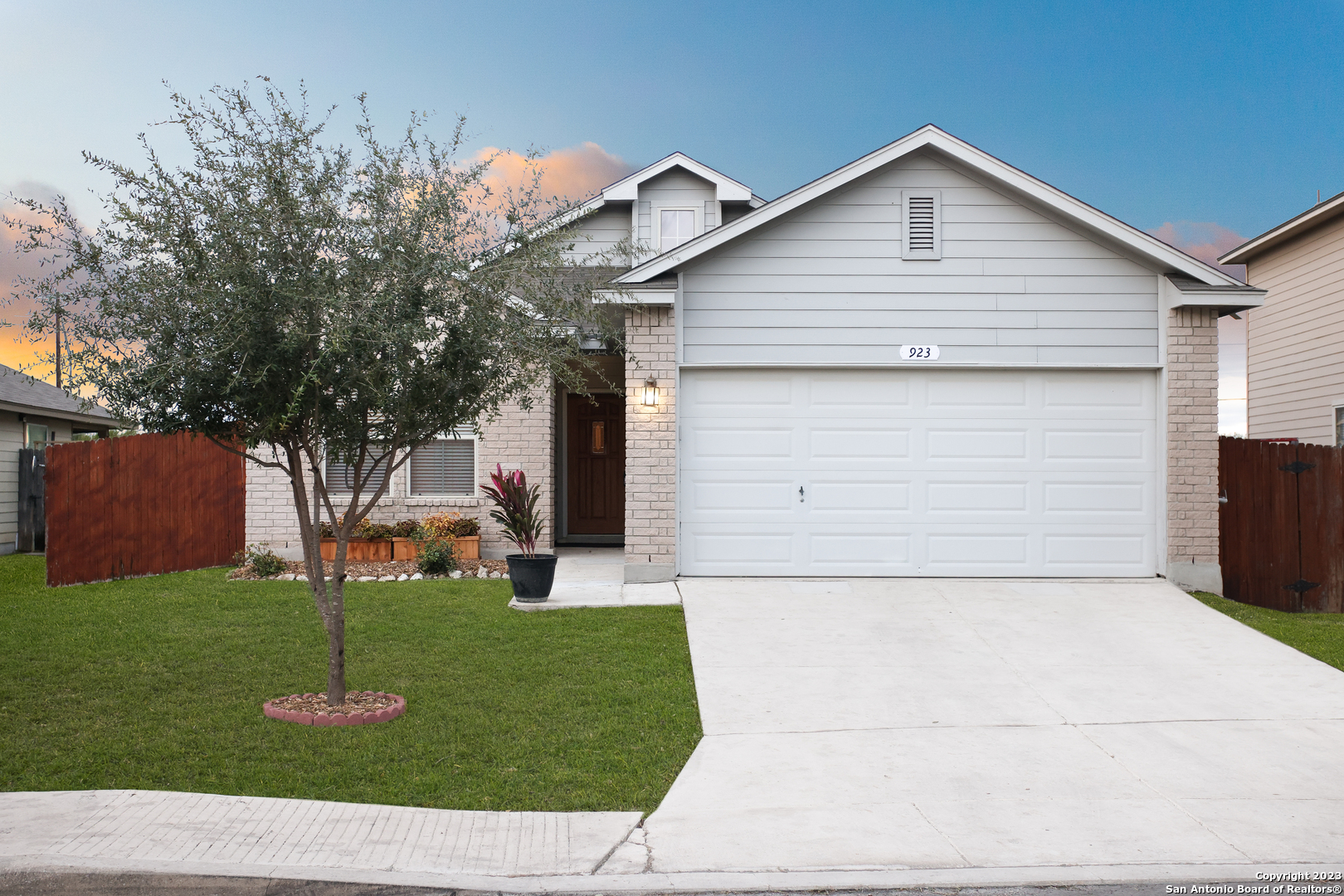 923 Snowshoe San Antonio TX 78245