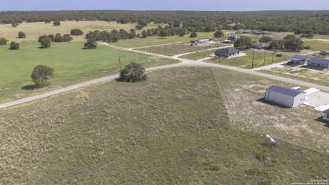 788 Lake Valley La Vernia TX 78121
