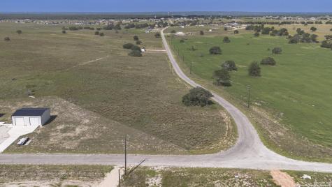 788 Lake Valley La Vernia TX 78121