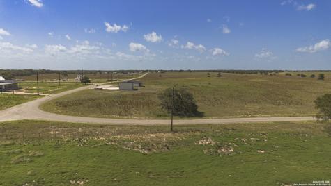 788 Lake Valley La Vernia TX 78121