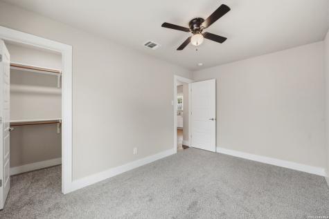 444 Azucena San Antonio TX 78237