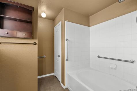 7611 Cedar Farm San Antonio TX 78239