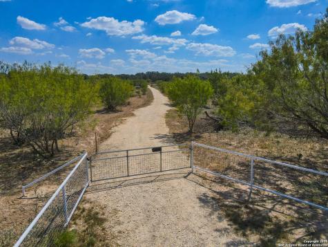 0 Fm 2200 Devine TX 78016