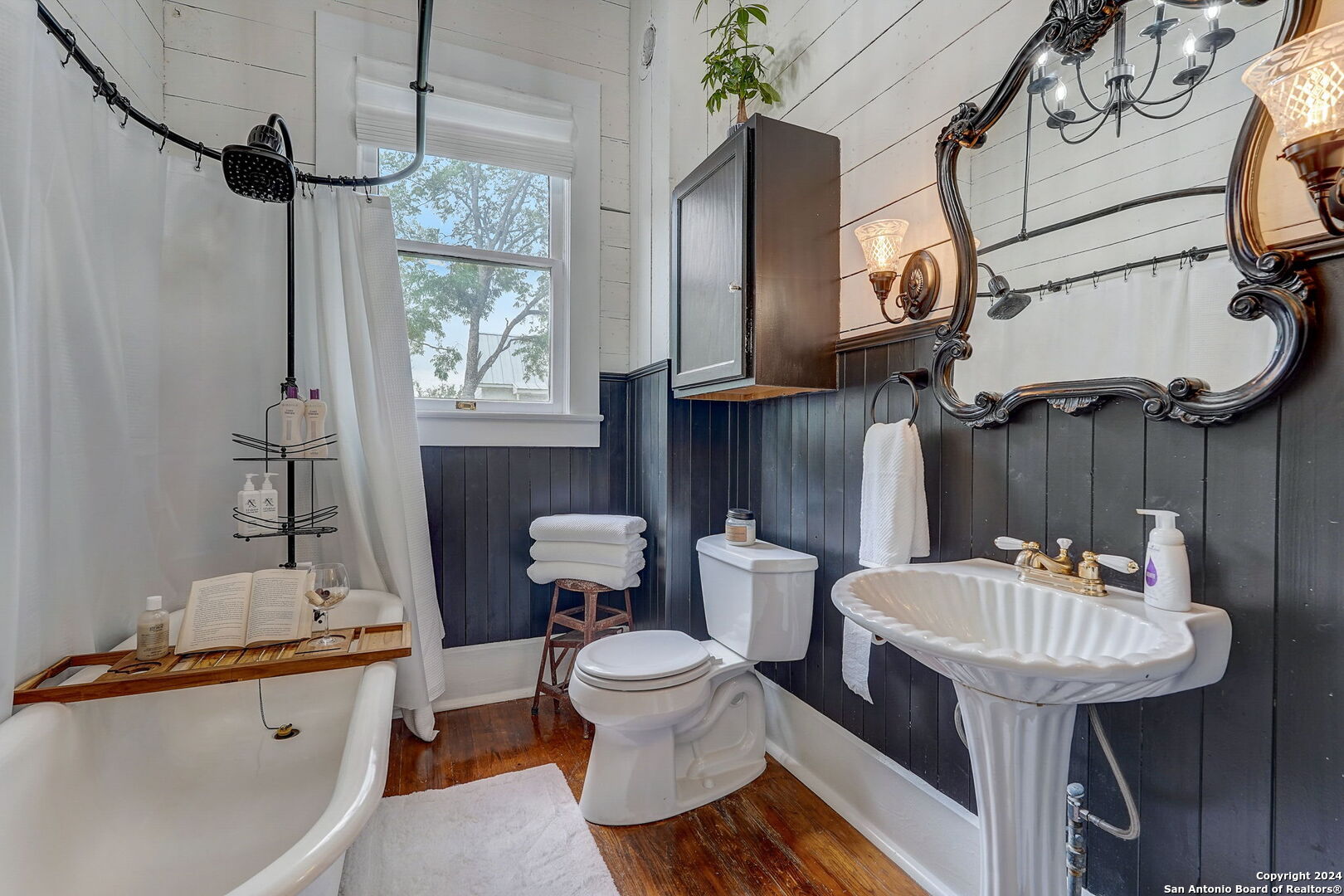 109 W Evergreen Street Boerne TX 78006