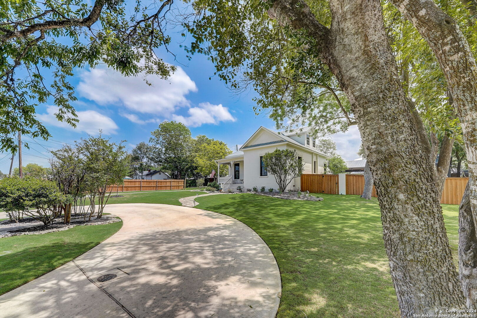 109 W Evergreen Street Boerne TX 78006