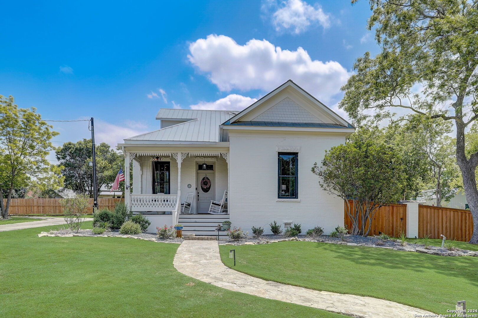 109 W Evergreen Street Boerne TX 78006