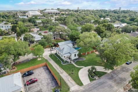 109 W Evergreen Street Boerne TX 78006