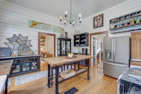 109 W Evergreen Street Boerne TX 78006