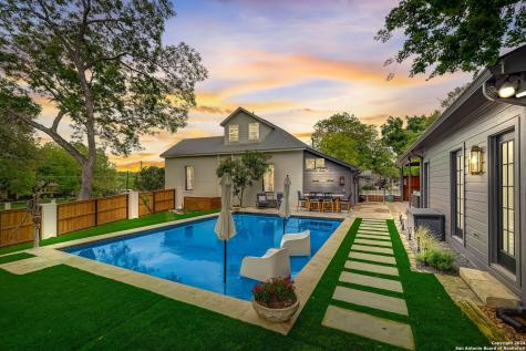 109 W Evergreen Street Boerne TX 78006