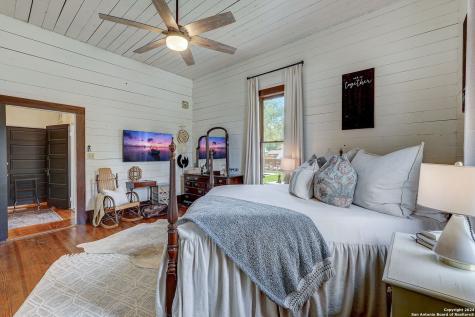 109 W Evergreen Street Boerne TX 78006