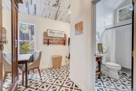 109 W Evergreen Street Boerne TX 78006