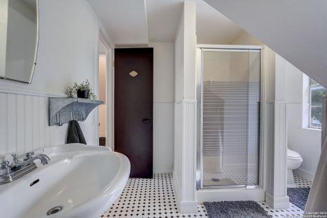 109 W Evergreen Street Boerne TX 78006
