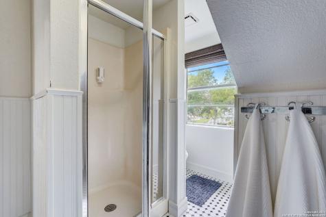 109 W Evergreen Street Boerne TX 78006