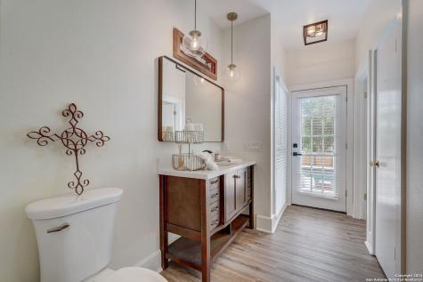 109 W Evergreen Street Boerne TX 78006