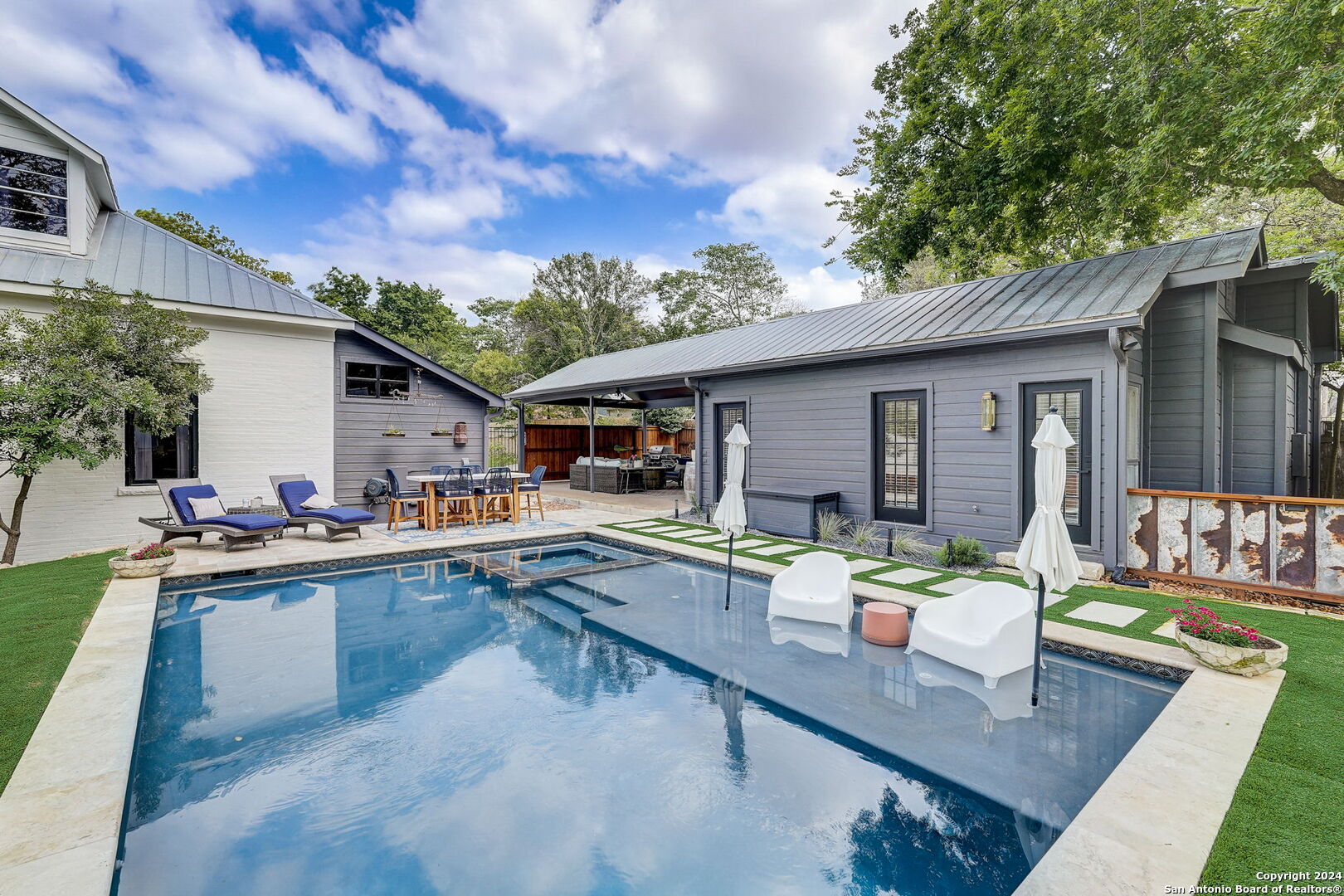 109 W Evergreen Street Boerne TX 78006