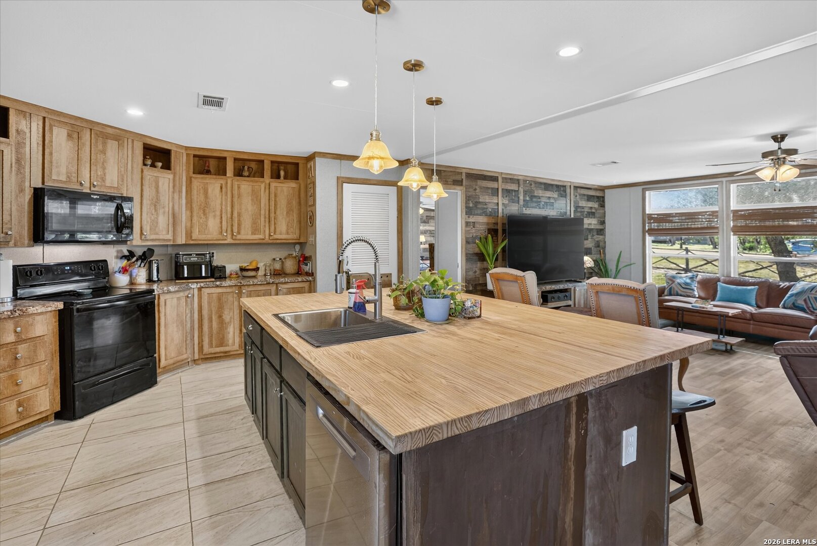418 Pr 1505 Bandera TX 78003