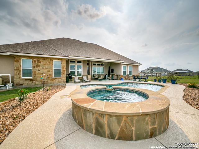 119 Clarence Drive Floresville TX 78114