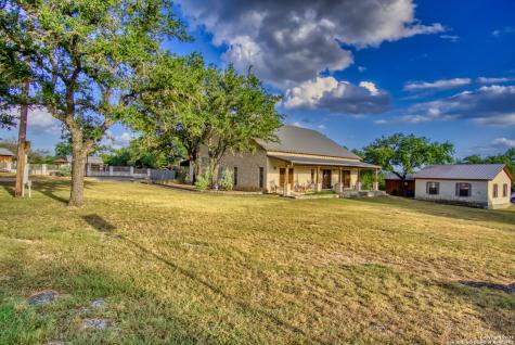 2900 Rolling Oaks Drive New Braunfels TX 78132