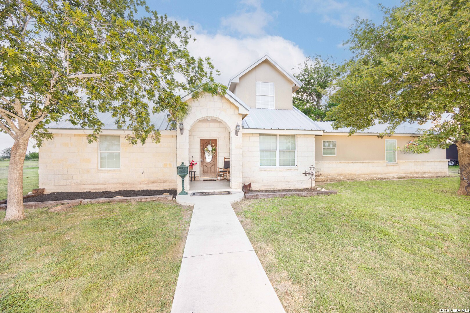 1466 County Road 456 Hondo TX 78861