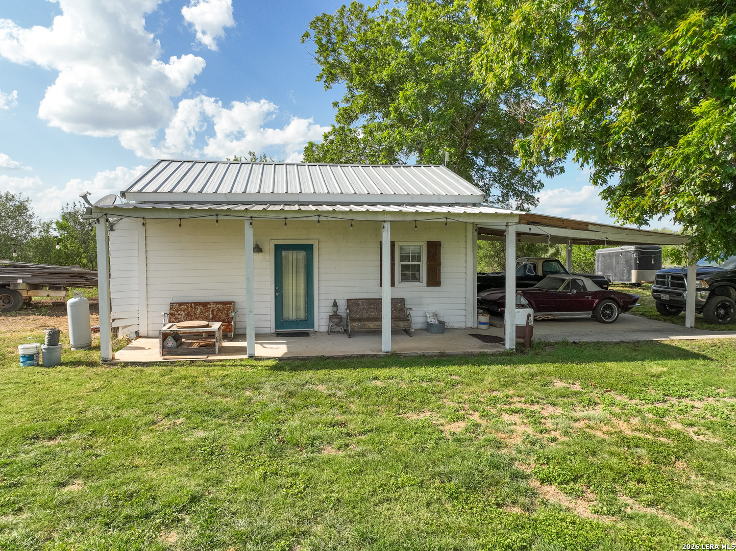 1466 County Road 456 Hondo TX 78861