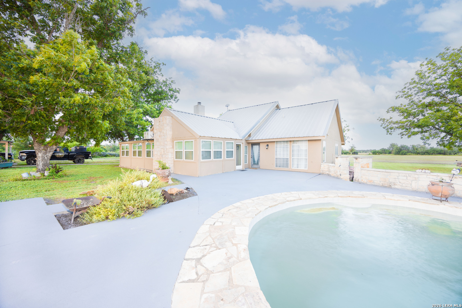 1466 County Road 456 Hondo TX 78861