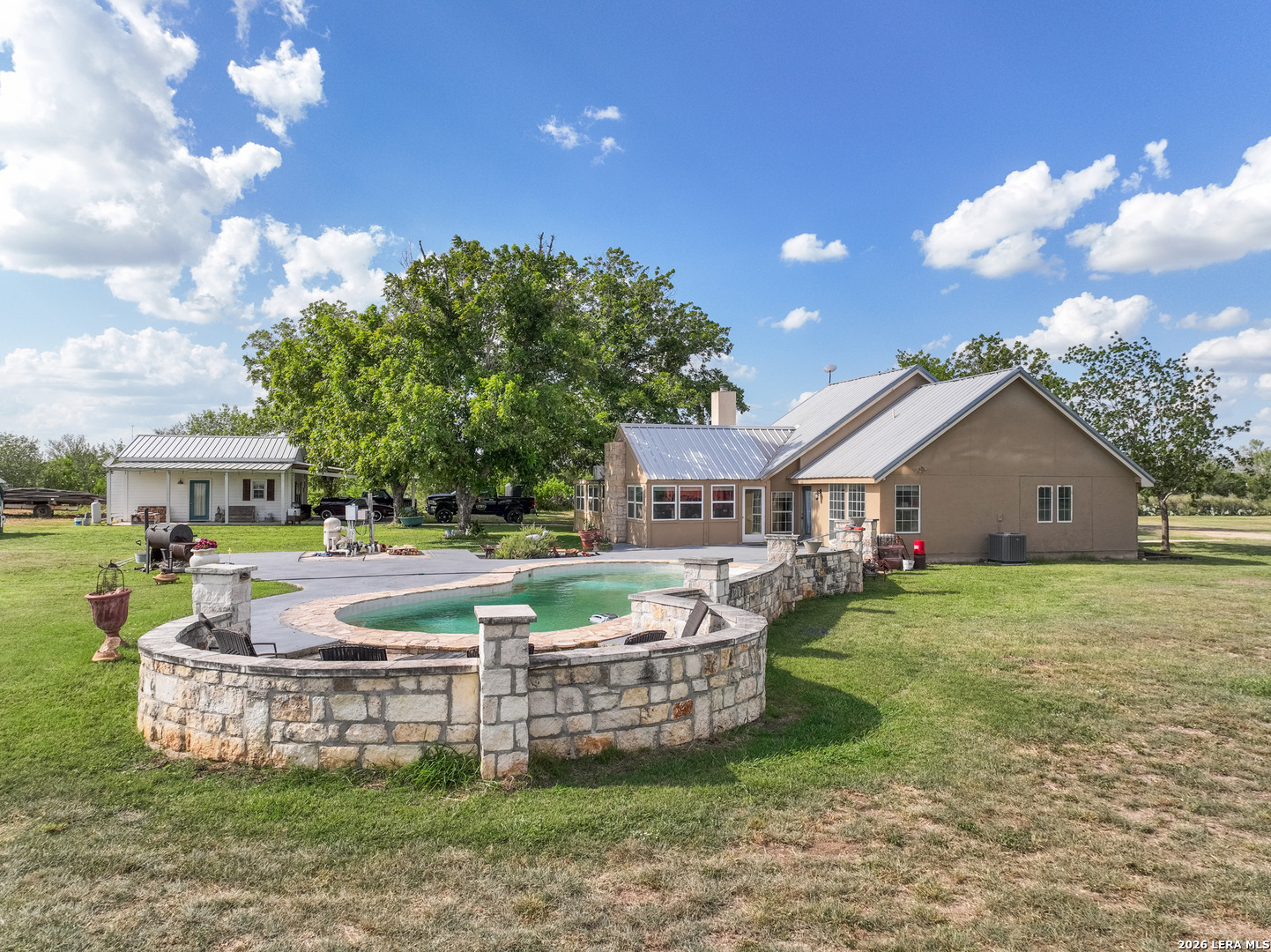 1466 County Road 456 Hondo TX 78861