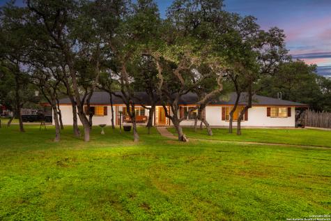 245 Mecca Drive Hollywood Park TX 78232