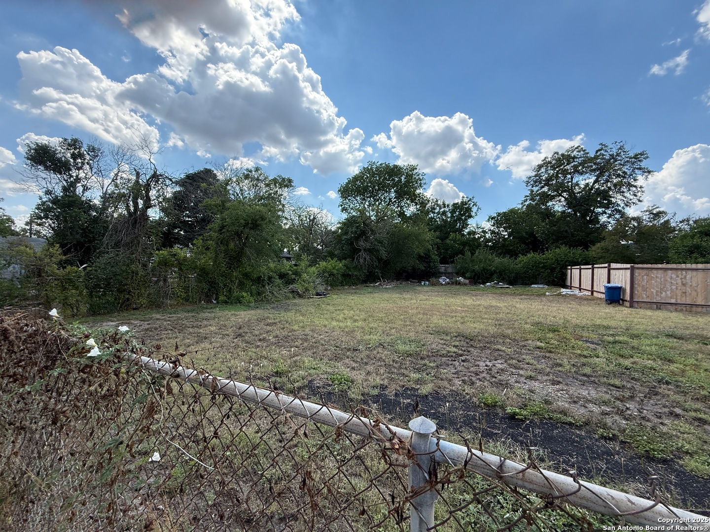 1215 N Mel Waiters Way San Antonio TX 78202