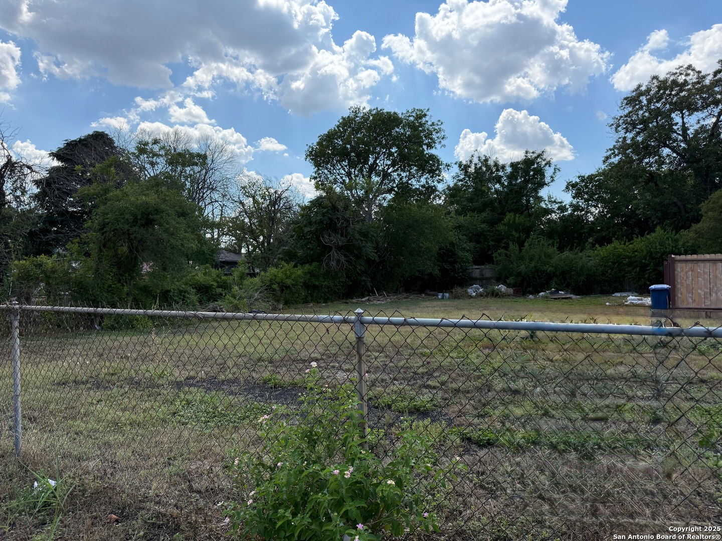 1215 N Mel Waiters Way San Antonio TX 78202