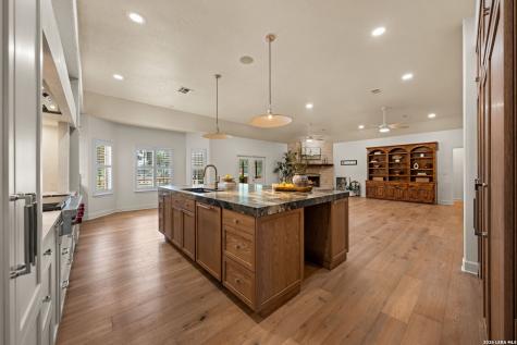 140 Oak Hampton Trail Ingram TX 78028