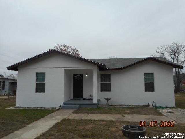 820 Crockett Street Pleasanton TX 78064