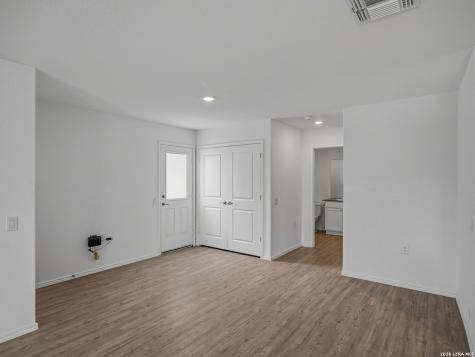 1123 Janzen San Antonio TX 78221