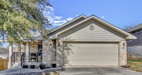 8227 Pioneer Oak Converse TX 78109
