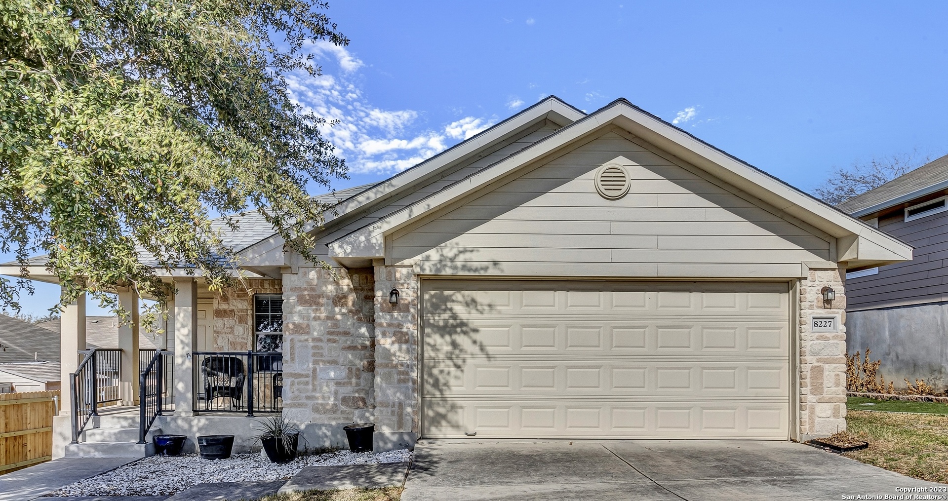 8227 Pioneer Oak Converse TX 78109