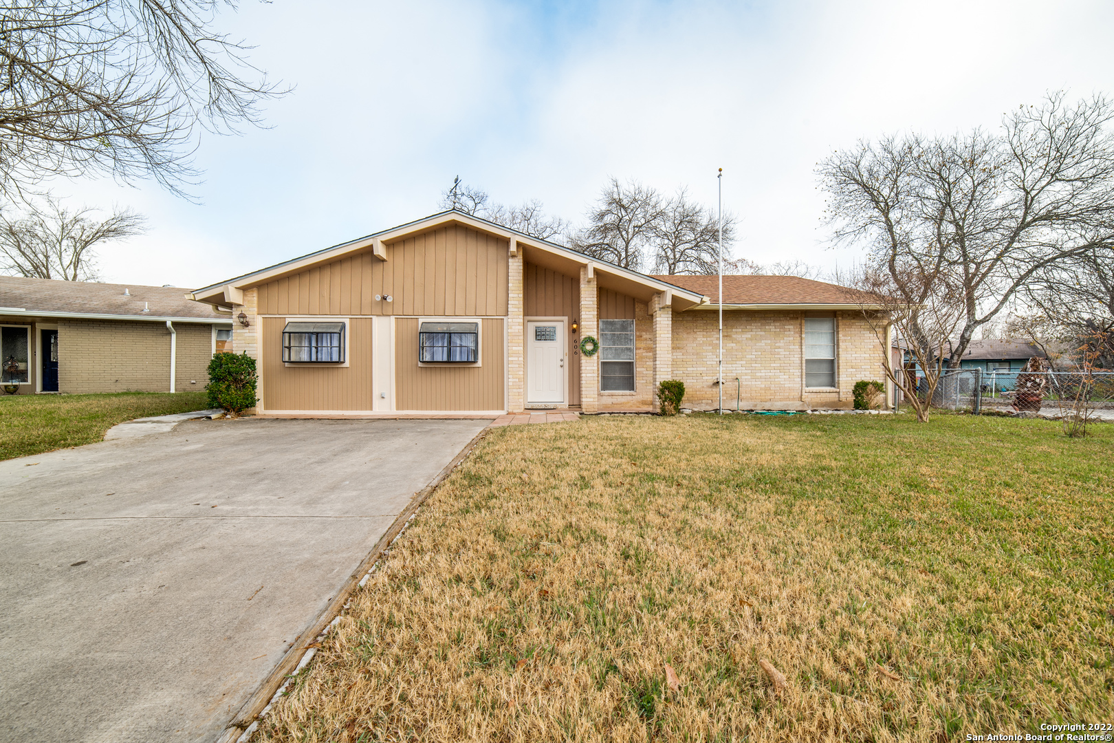 606 Willow Drive Converse TX 78109