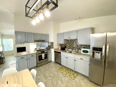 10027 Birch Field Drive San Antonio TX 78245