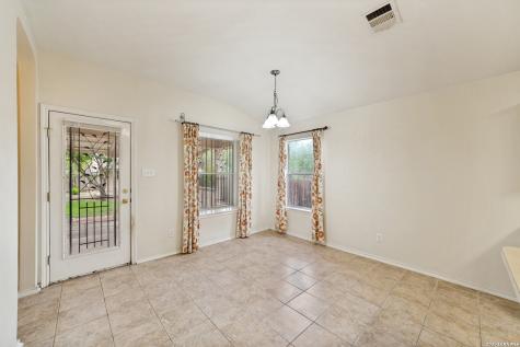 1939 Owlwolf Creek San Antonio TX 78245