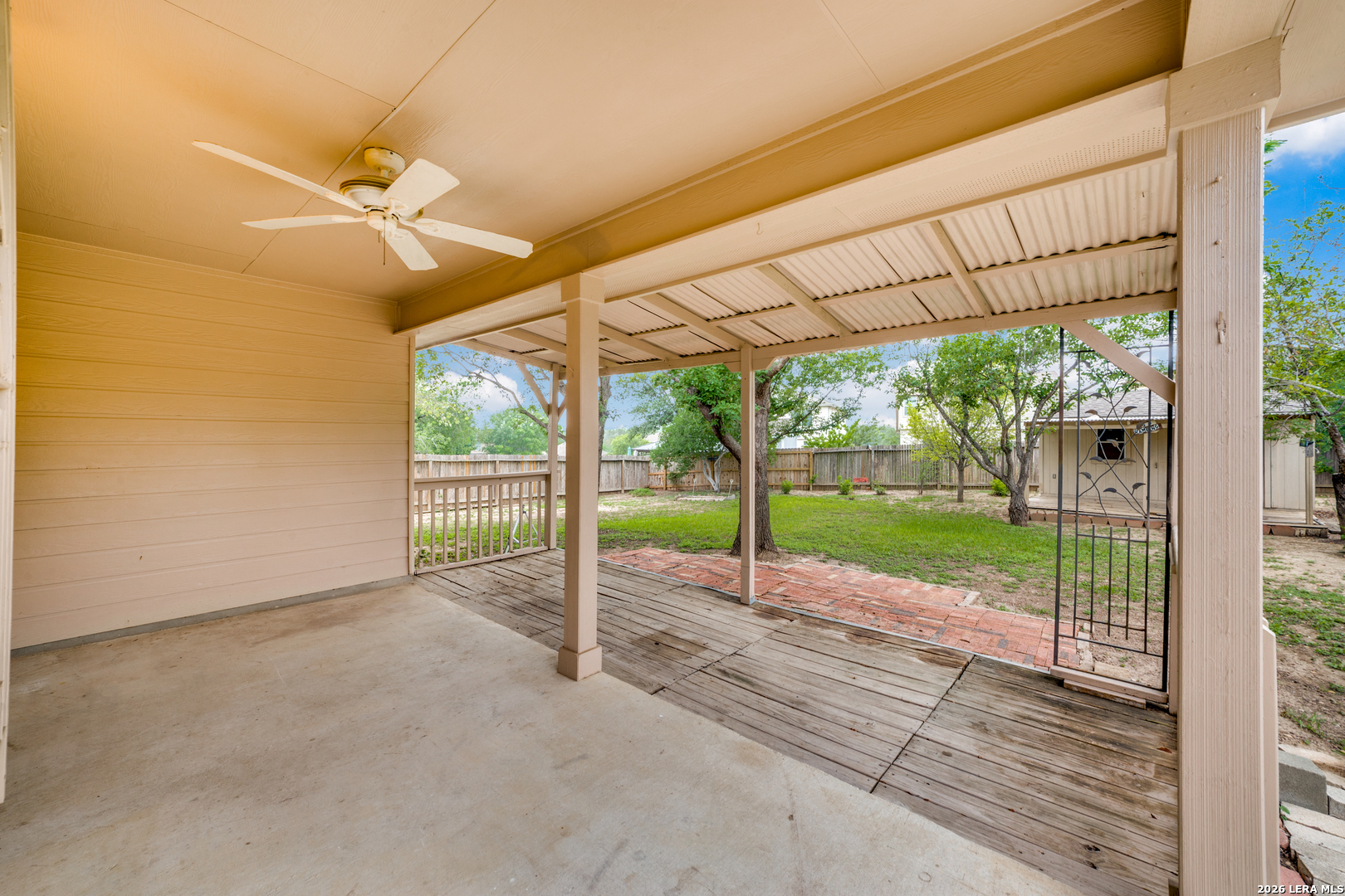 1939 Owlwolf Creek San Antonio TX 78245