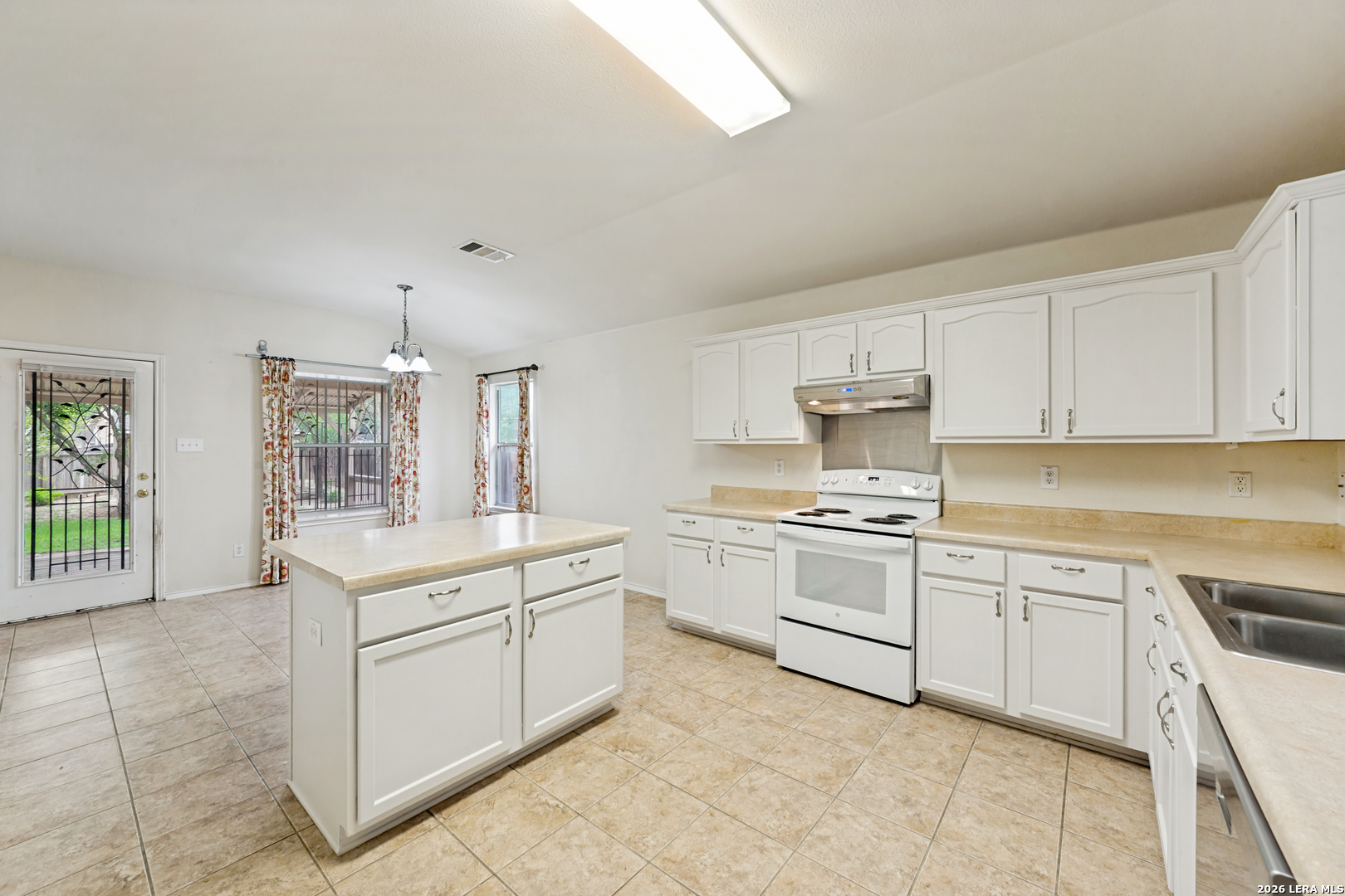 1939 Owlwolf Creek San Antonio TX 78245