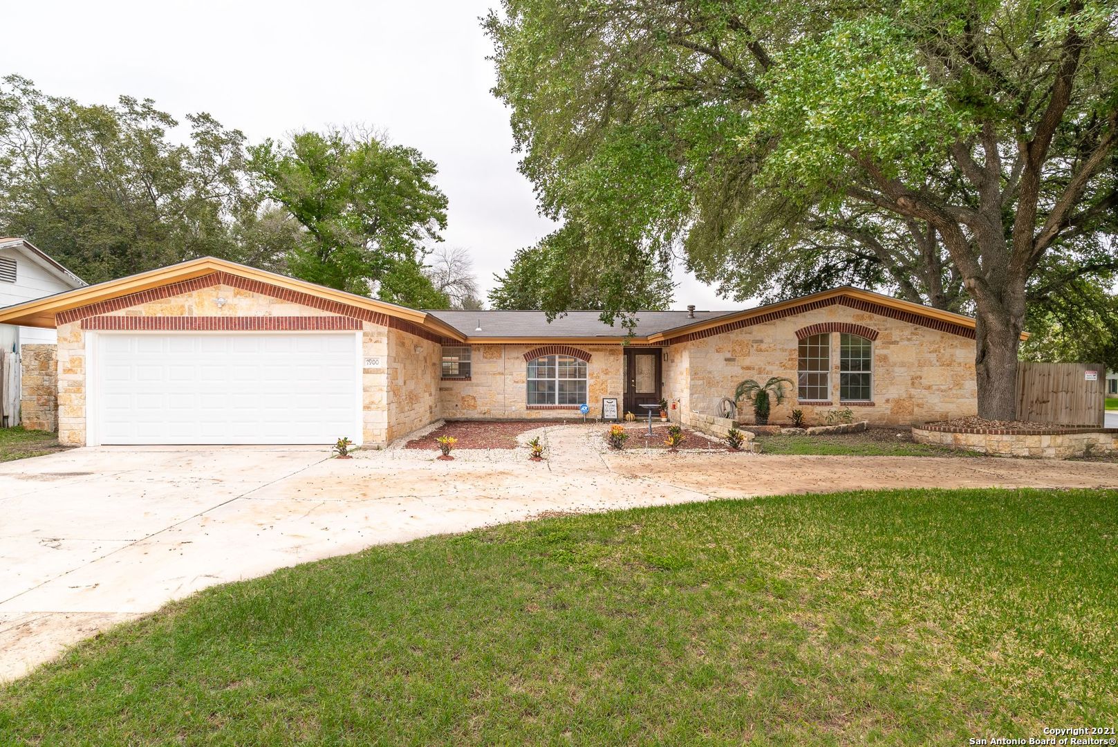 7900 Deep Forest San Antonio TX 78239