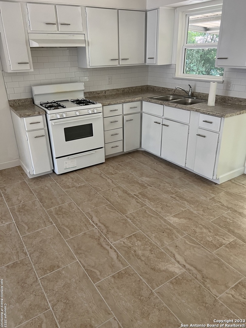 5034 Creekmoor San Antonio TX 78220