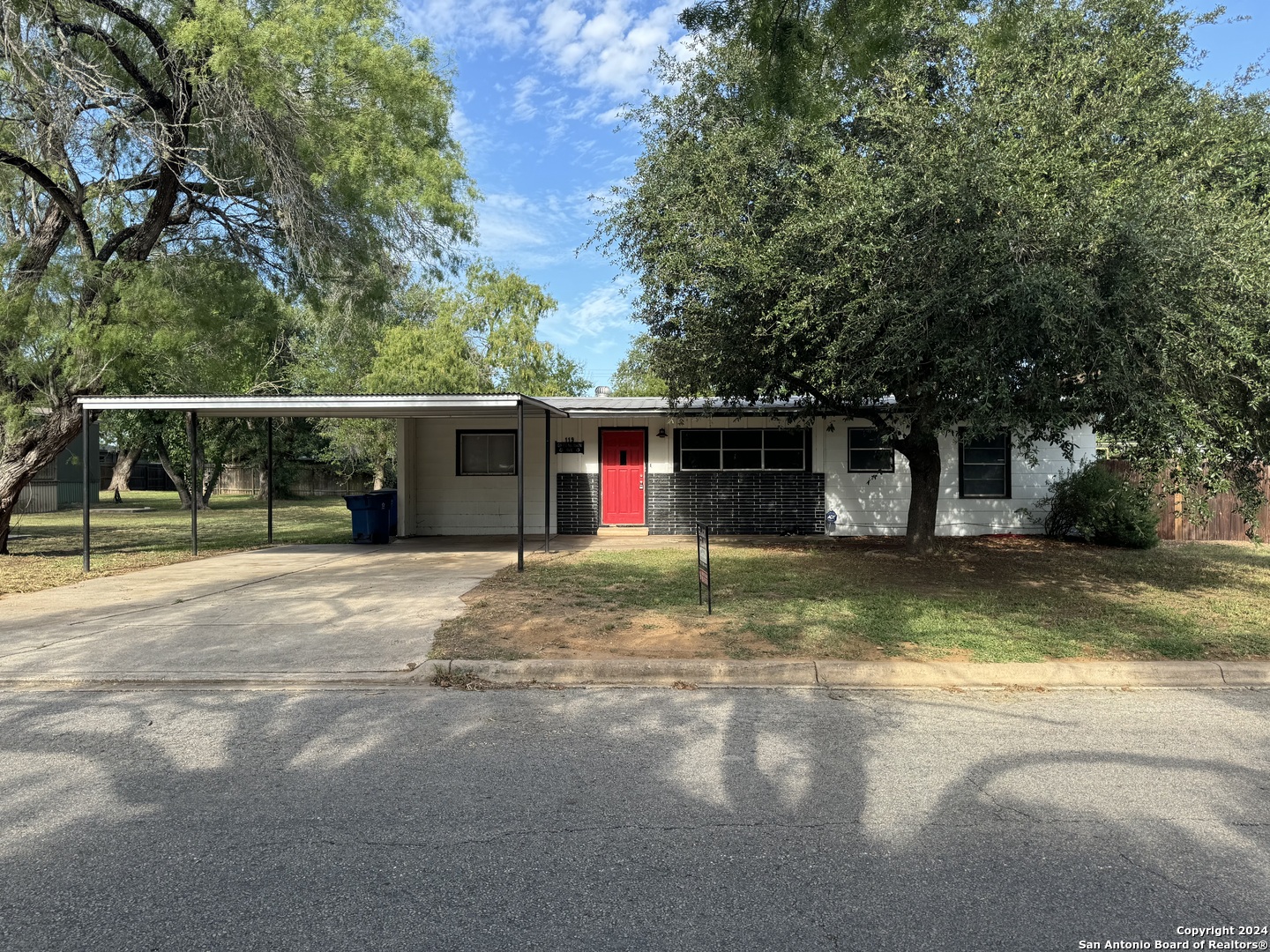 119 Greenlawn Avenue Pleasanton TX 78064