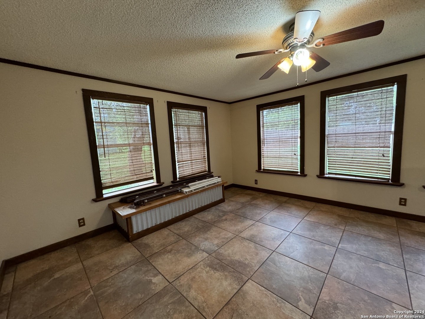 119 Greenlawn Avenue Pleasanton TX 78064