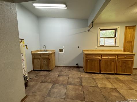 119 Greenlawn Avenue Pleasanton TX 78064