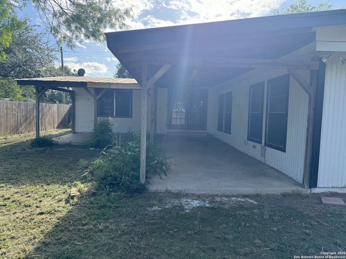 119 Greenlawn Avenue Pleasanton TX 78064